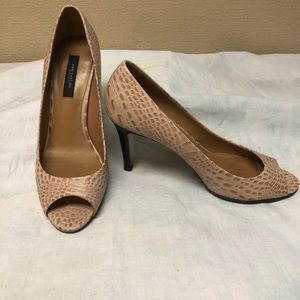 Ann Taylor open toe leather light brown pumps